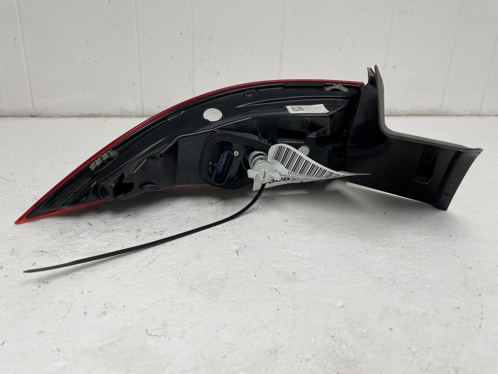2023-2026 MASERATI GRECALE GT M182 OEM REAR RIGHT OUTER TAIL LIGHT LAMP ASSEMBLY