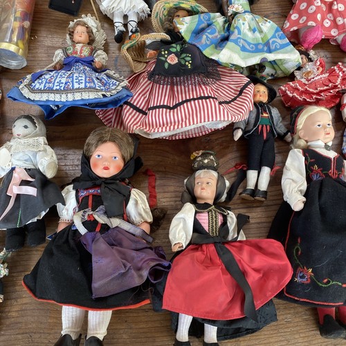 Restposten 120+ Vintage Souvenir Kostüm Puppen aus aller Welt - Bild 14 von 22
