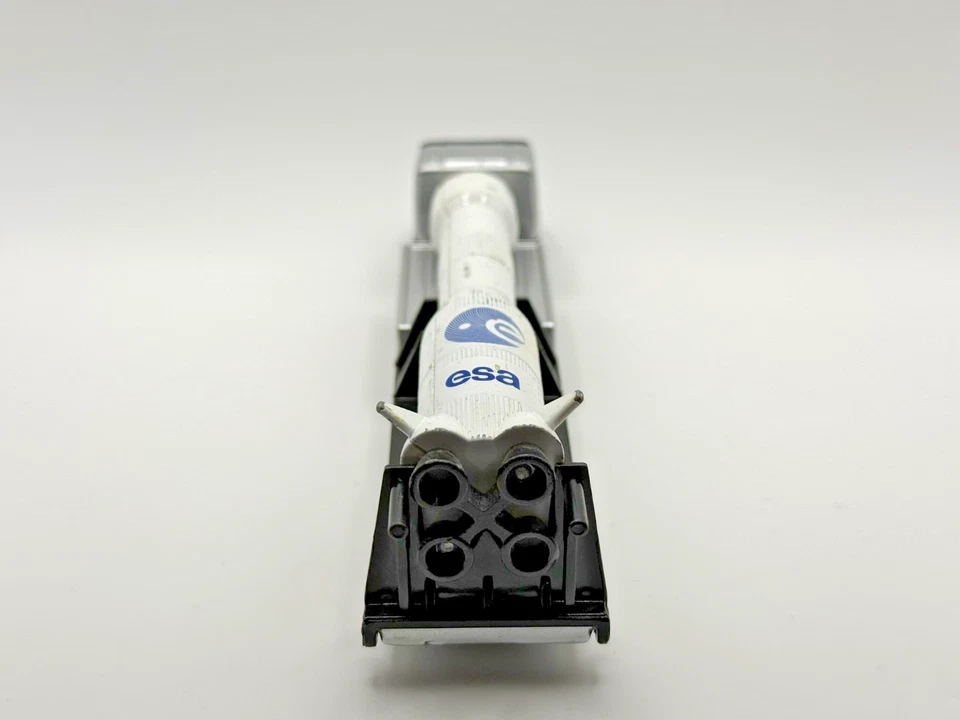 Siku Scania Tieflader mit ESA Rakete 1614 - Bild 3 von 3