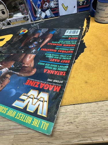 Revista de lucha libre vintage 1992 WWF WWE Bret Hart Tatanka y superestrellas de colección - Imagen 3 de 10
