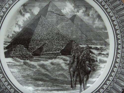 Collector plate~Great Pyramids Egypt~artist Kent Barton~222 FIFTH~PTS INTL - Picture 2 of 4