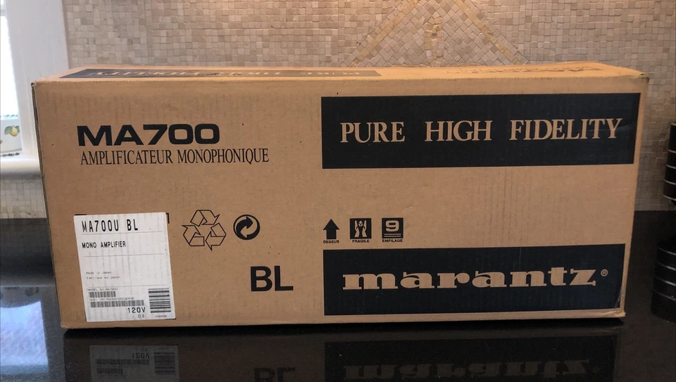 Amplificador de potência monobloco Marantz MA 700 200 Watts THX manual do proprietário caixa aberta - Imagem 2 de 4