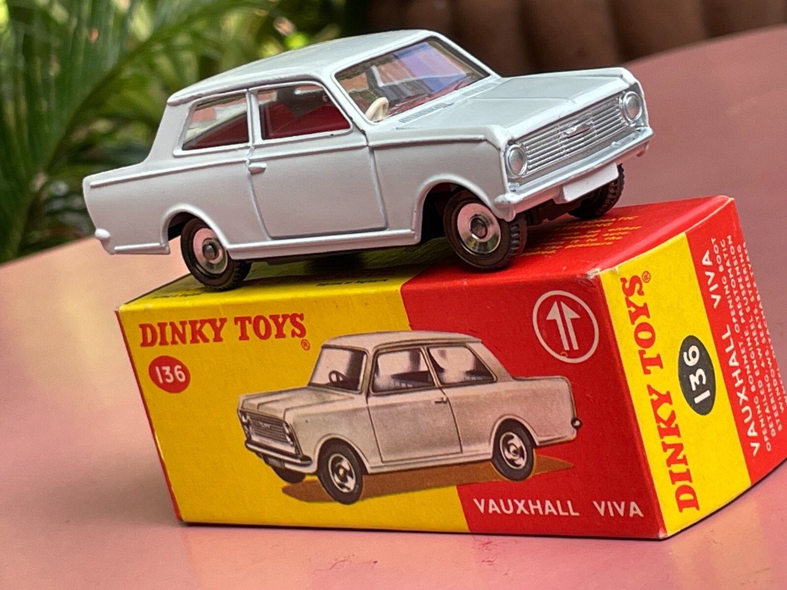 Boîte De Collection DINKY TOYS - Modèle Copie Vide 136 Vauxhall Viva - Neuf
