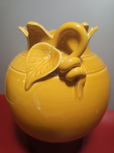 VIETRI Tuscan Italy Scalloped Round 10" Large Mustard Ceramic Vase - Picture 7 of 9
