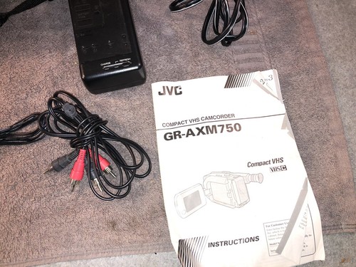 Jvc Compact Vhs Camcorder Gr-axm750U With Accessories WORKS GREAT!!!!! - Picture 3 of 12