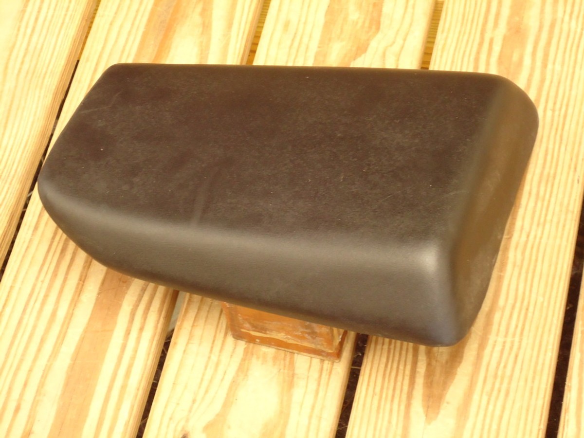 Kawasaki ZZR600 ZX600 ZX-6R Ninja Rear Pillion Seat 53001