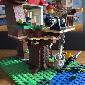 LEGO CREATOR: Tree House (31010)