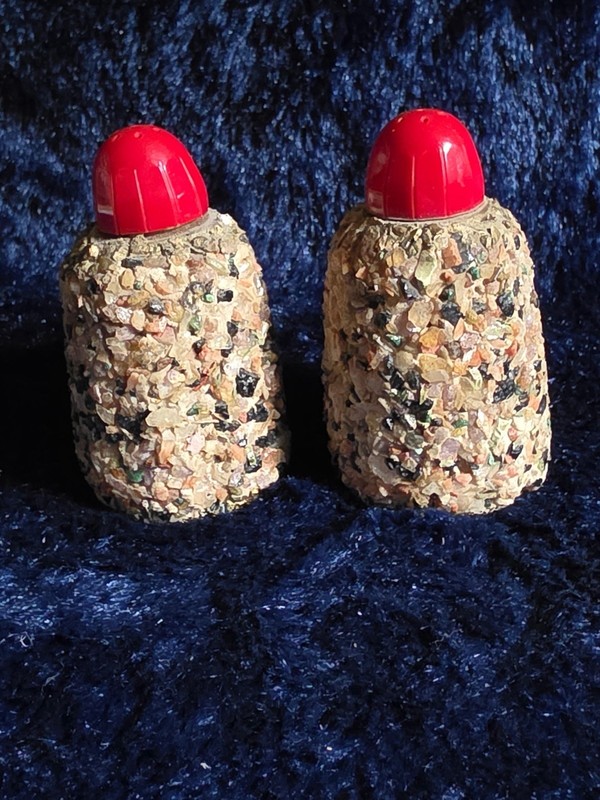 Vintage Pebble Texture Salt & Pepper Shakers Set of 2 Multicolor Red Tops