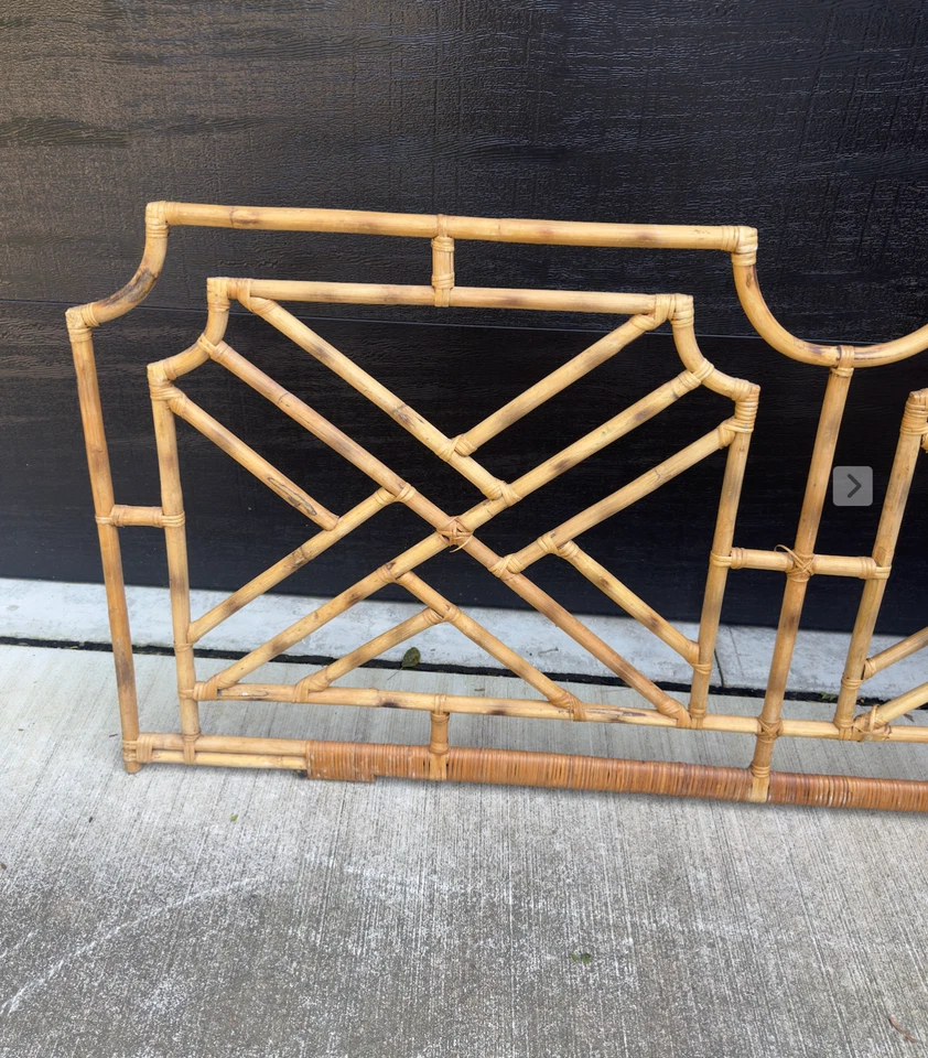 Vintage Bamboo Rattan Fretwork Chinoiserie Headboard Bed King - Image 2 of 4