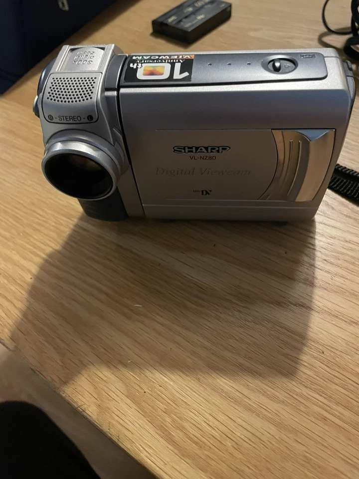 Sharp VL-NZ80 Handheld MiniDV Camcorder - Image 2 of 4