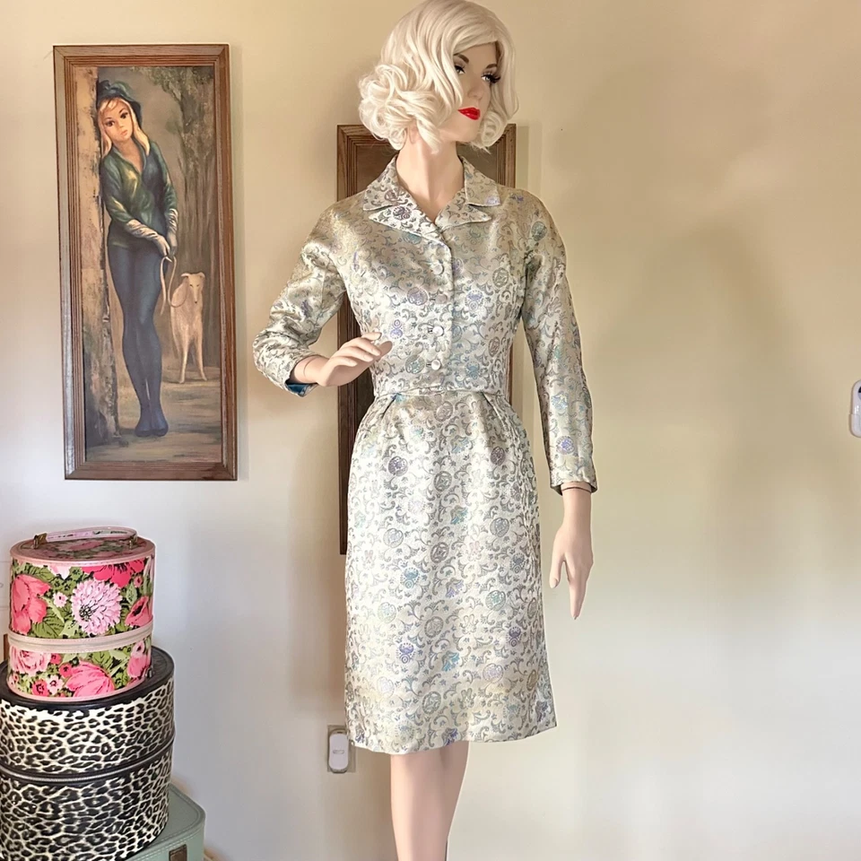 Vintage 1950s Ice Blue & Gold Brocade Holiday Cocktail Wiggle Dress Jacket Set M - Image 2 of 4