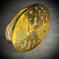 Stratton Powder Compact -