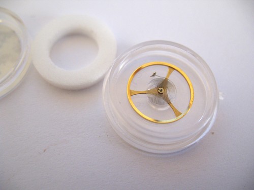 ETERNA 1489,1489K ASSORTED WATCH MOVEMENT PARTS - Picture 3 of 6