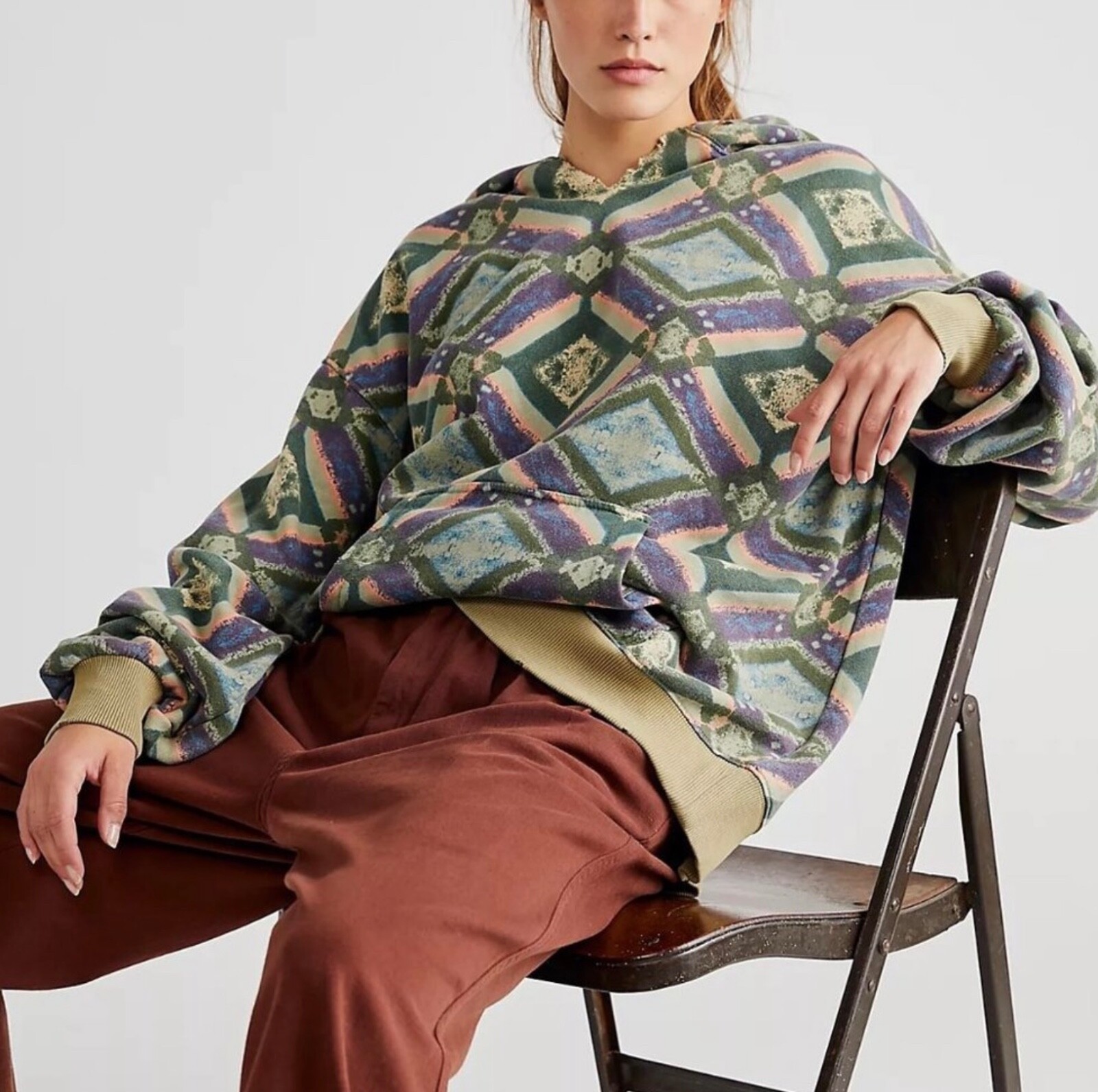 Free People - Это толстовка с принтом Vibe, а мы - Крутая комбинация с бесплатным Геопринтом, НОВИНКА