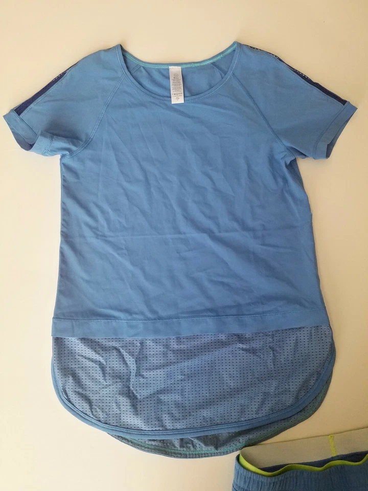 IVIVVA RUN DAY FUN Día Azul Pantalones Cortos y Manga Corta Conjunto Camiseta con Paneles de Malla Foto 3 de 4