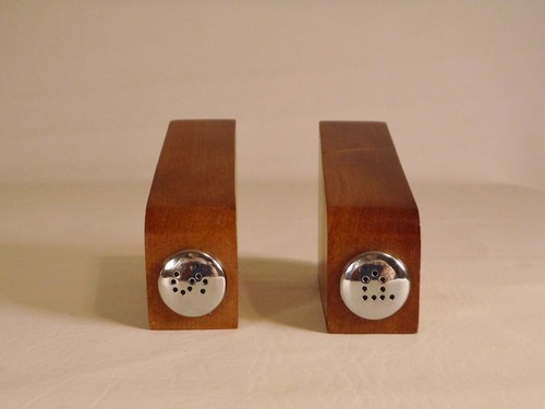 Vintage Mid Century Modern Wood San Francisco Golden Gate Salt & Pepper Shakers - Picture 8 of 11
