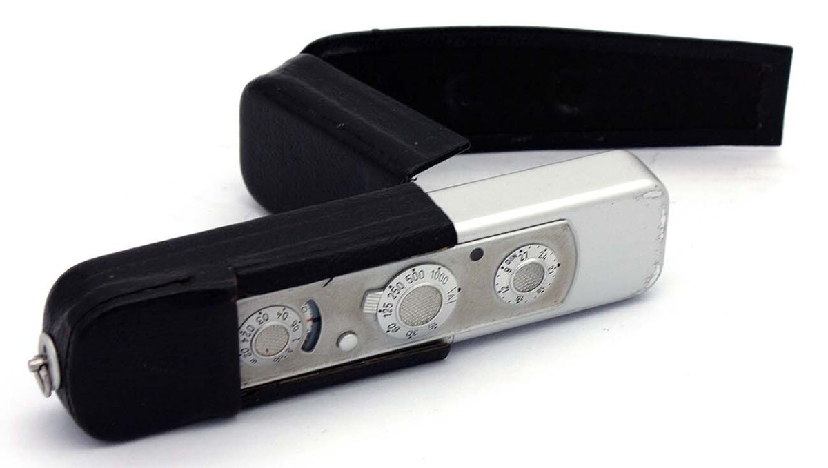 MINOX C Micro Miniature Spy 1:3.5 F=15mm German camera in MINOX C Micro Miniature Spy 1:3.5 F=15mm German camera in