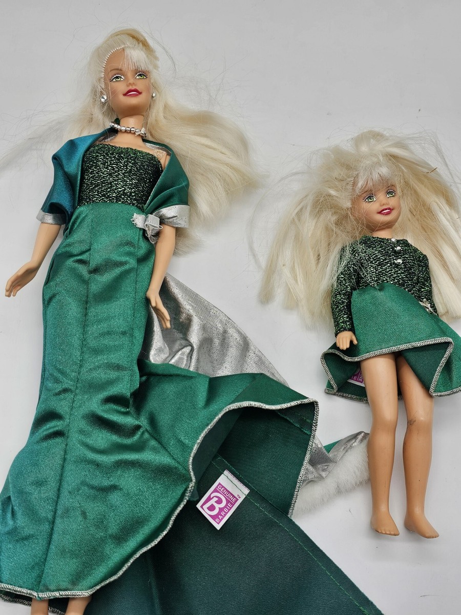 Mattel 2000 Singing Sisters Barbie Holiday Doll 26260 Set Of