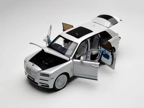 1/18 Rolls Royce Cullinan limited edition white Diecast Fully-opened - Picture 4 of 9