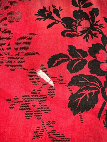 Tissu ancien cretonne fond rouge larg 68 cm x H 190 cm réf C518 - Picture 5 of 8