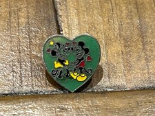 PINS PIN ENAMEL COEUR WALT DISNEY EGF SIGNE