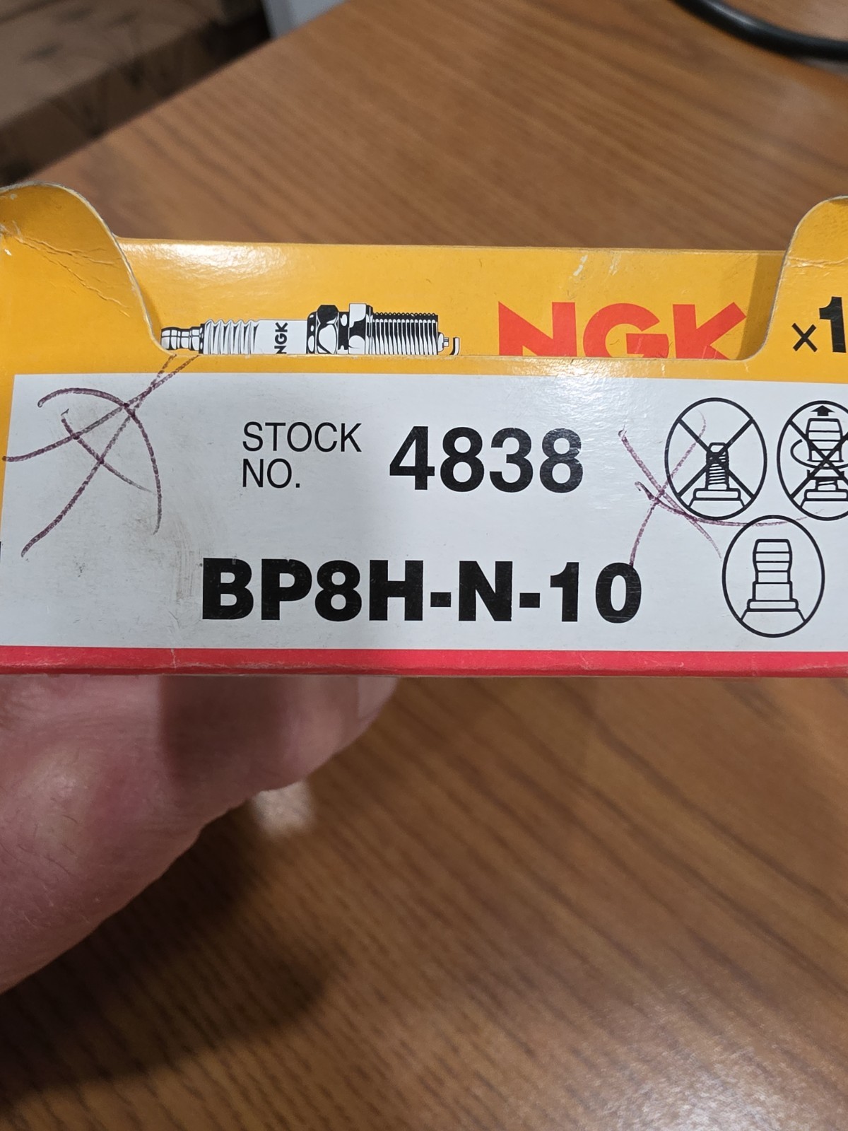 NGK Spark Plug 4838 BP8HN-10 2-BP8HN-10 N-BP8HN10 BP8HN-10