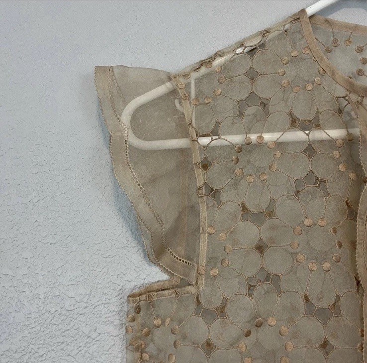 Valentino Spa Sheer Cream Button Up Silk Blend Cap Sleeve Floral Eyelet Top Sz 4 thumbnail 5