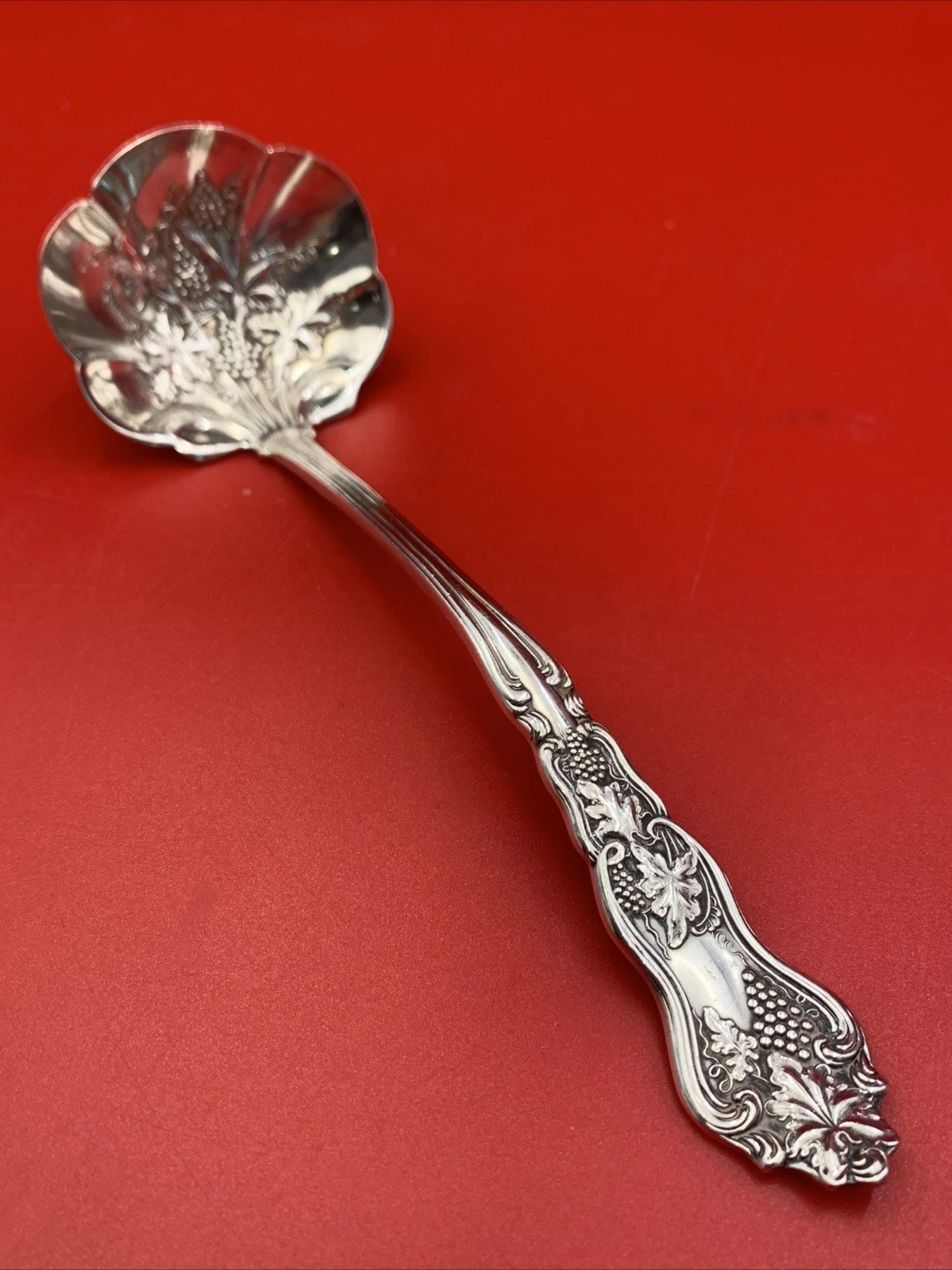 Moselle International Plate Silverplate Cream Sauce Ladle 6 1/4" (2x1-3/4" Bowl)
Opens in a new wind
