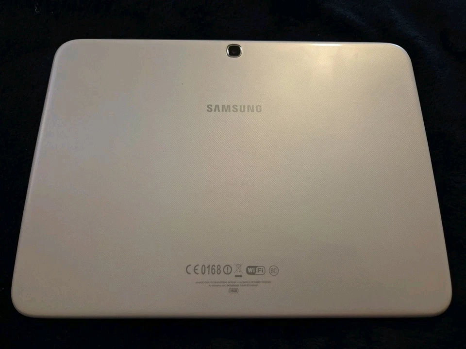 Samsung GALAXY White  Tab 3 GT-P5210 10" Screen 16GB WIFI Tablet Bundle - Image 2 of 4