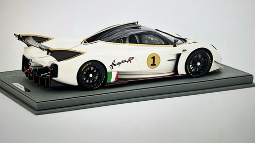BBR 1/18 Pagani Huayra Bianco Benny/Gloss Carbon Roof Limited 100 Pcs - Picture 19 of 19