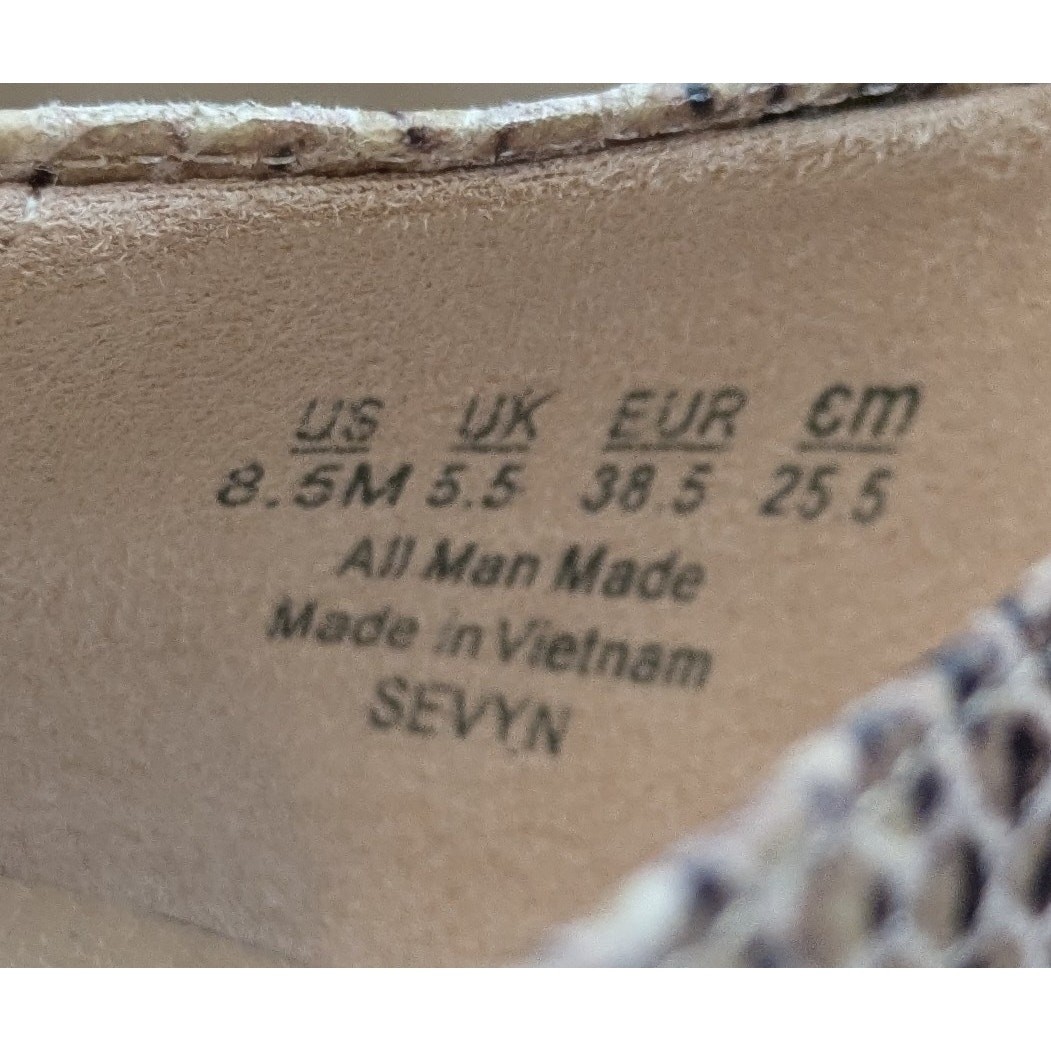 Life Stride Sevyn Pump Heels 8.5 Tan Brown Faux Snakeskin 3" Elegant Comfort