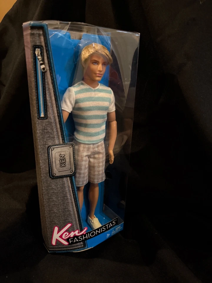 Muñeca Ken Fashionistas NRFB 2011 Brazos Articulados Cabello Rubio Enraizado X2266 Rara Foto 2 de 4