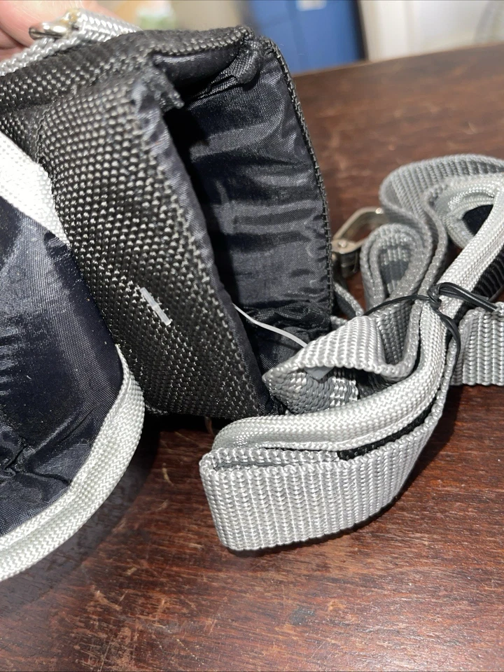 Vintage United Colors of Benetton Camera/phone Carry Case Cross Body Zip Buckle - Image 4 of 4