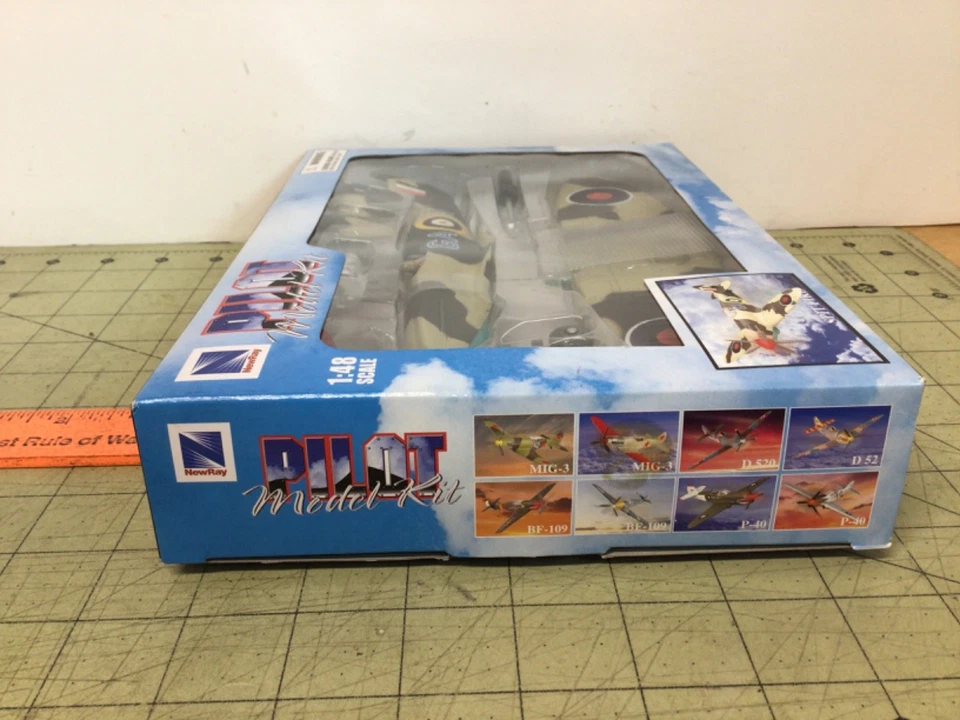 1:48 Spitfire airplane model kit by New-Ray Toys from 2001 - Image 3 of 4