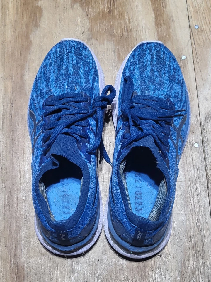 Zapatos para correr ASICS Gel-Nimbus 23 para mujer 8 tejidos, gris hilo dental/azul MAKO Foto 3 de 4