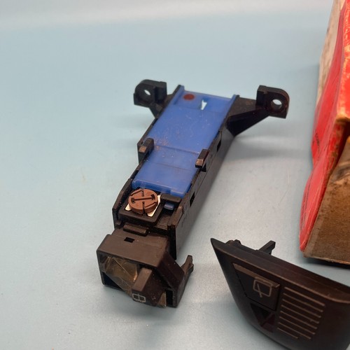 NOS OEM Ford MotorCraft Switch Assembly swe-2198 E92Z-17A553-C - Picture 3 of 3