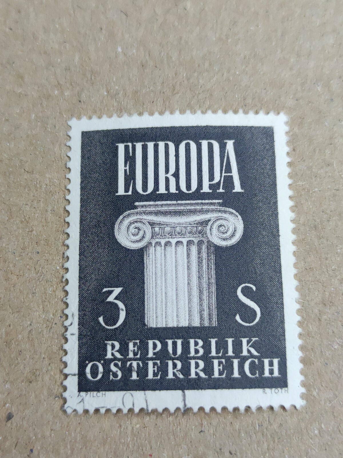 Foto 1 di 2
