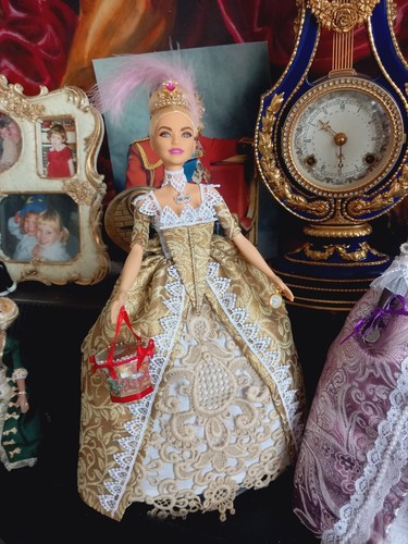 2 Barbie Collector's Artisan Marie Antoinette Dolls 🌹Dressed By TMT DESIGNS - Picture 3 of 9