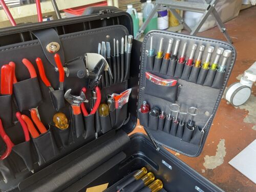 XCElite General Hand Tool Kit(86 Pcs) & Fluke CAT III 600 V Digital Multimeter 2 - Picture 3 of 10