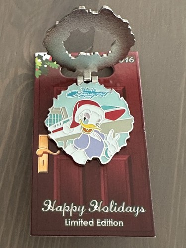 WDW 2016 Happy Holidays Disney's Contemporary Resort Wreath Pin Daisy Duck - Picture 2 of 3