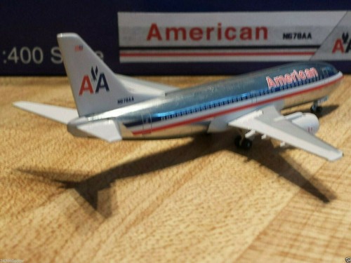 Aeroclassics American Airlines B 737-3A4 1:400 ACN678AA años 80 color N678AA - Imagen 4 de 7