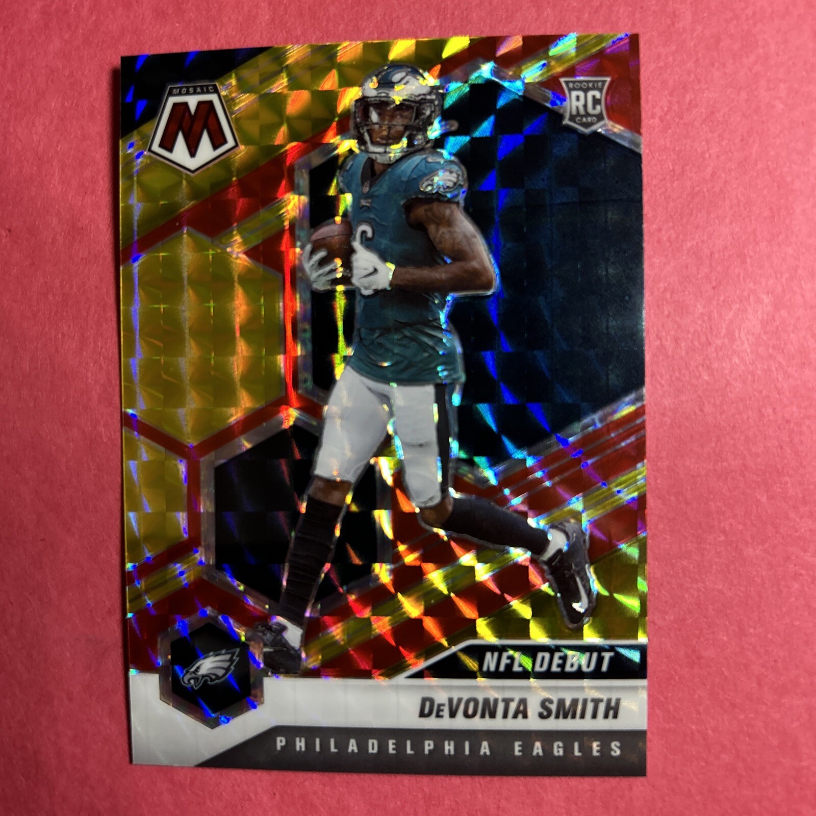DeVONTA SMITH 2021 Mosaic NFL Debut 246 Red Yellow Fusion Choice Prizm RC /80