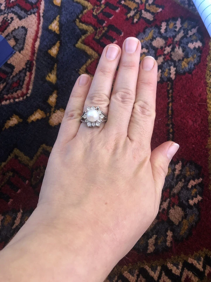 Stunning White Pearl w/ Simulated Diamond Accents Halo Design Size 8.5 - Image 4 of 4