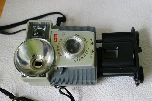 Kodak Brownie Starmite anni '50 con scatola originale ed extra - Foto 6 di 6