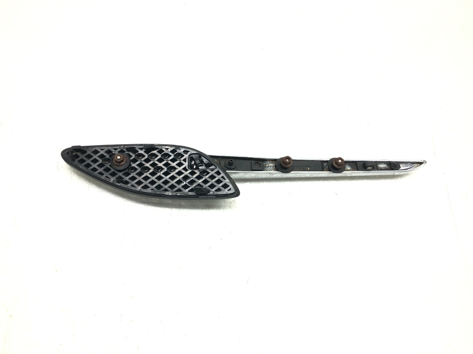 2014-2019 BENTLEY FLYING SPUR RIGHT PASS FRONT FENDER AIR VENT GRILLE TRIM OEM