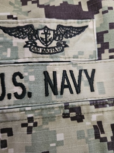 Giacca da combattimento mimetica digitale militare US Navy taglia Med. Cappotto Fatica Extra Lungo - Foto 4 di 12