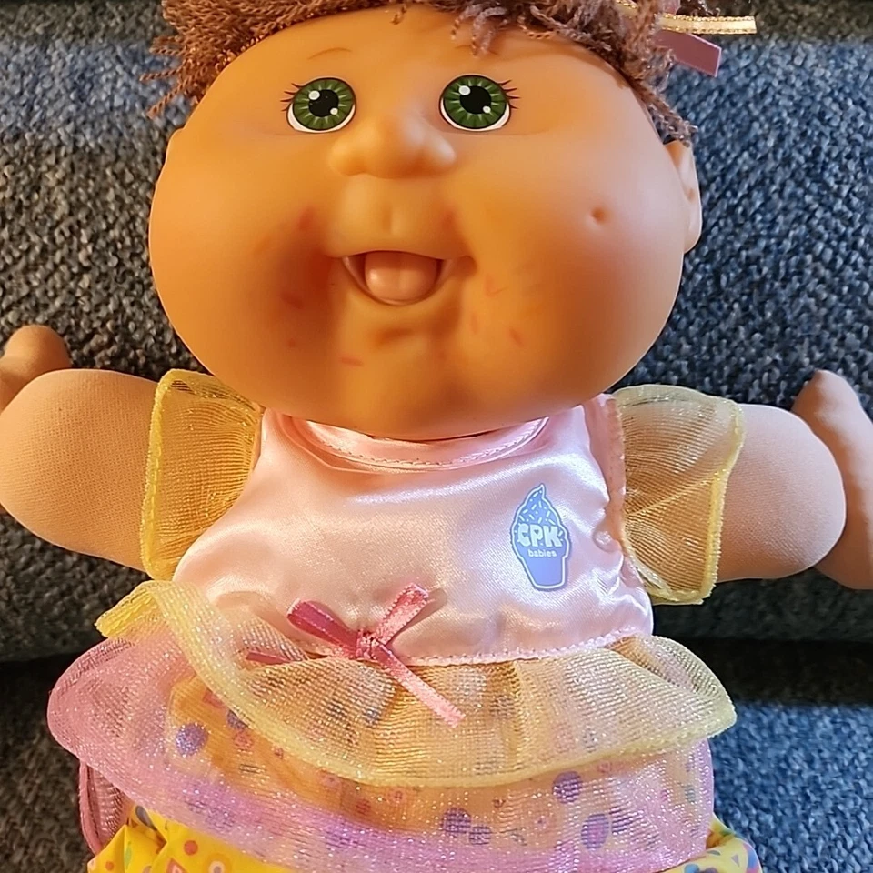 Cabbage Patch Kid Baby Doll Sprinkle Messy Face Magnet Tongue Ice Cream Licking - Image 3 of 4