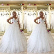 Classic Wedding Dresses Lace Appliques A Line Tulle Sweep Train Bridal Gowns