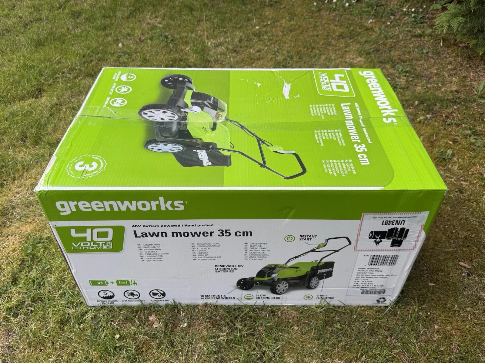 Greenworks 40V Lawn Mower 35cm With 1x 2Ah 40V Battery & Charger - New 4