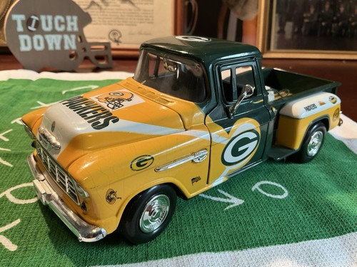 🏉VINTAGE 1955 Chevy Diecast Pickup Truck Limited Edition Green Bay Packers 🔥 - Afbeelding 1 van 24